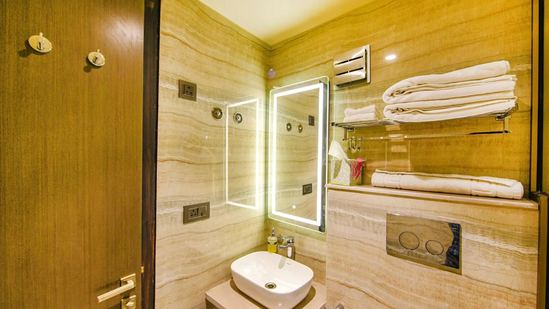 Fabhotel Prime Elite Janakpuri Delhi  Hotel Delhi (National Capital Territory of India)